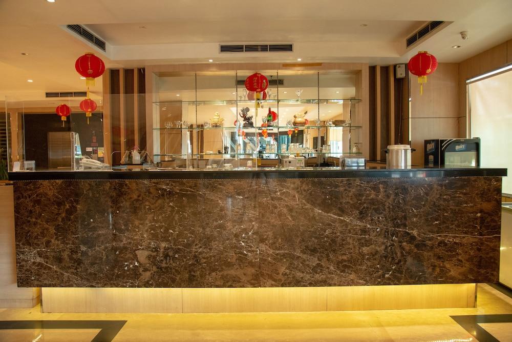 Orchardz Hotel Bandara Tangerang Kültér fotó