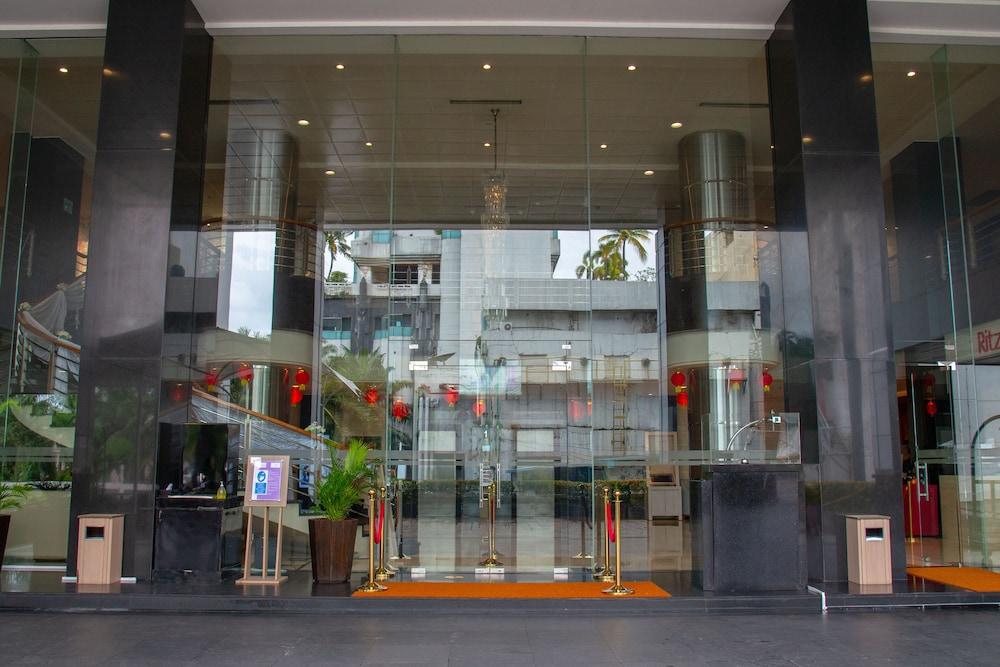 Orchardz Hotel Bandara Tangerang Kültér fotó