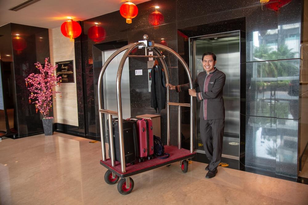 Orchardz Hotel Bandara Tangerang Kültér fotó