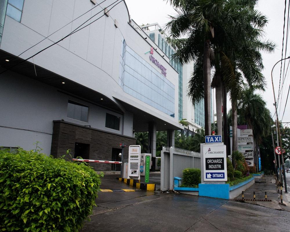Orchardz Hotel Bandara Tangerang Kültér fotó
