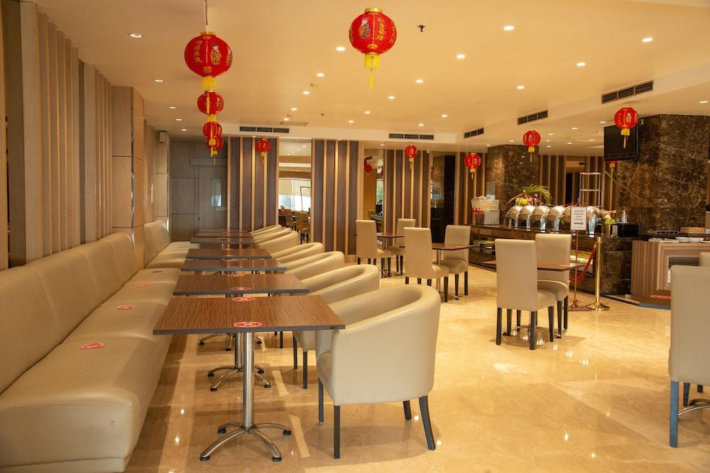 Orchardz Hotel Bandara Tangerang Kültér fotó