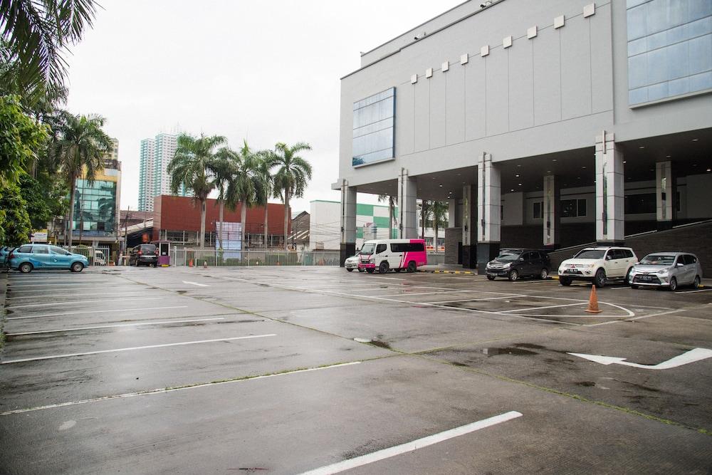 Orchardz Hotel Bandara Tangerang Kültér fotó